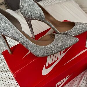 brand new sliver  pumps inc brand size 9